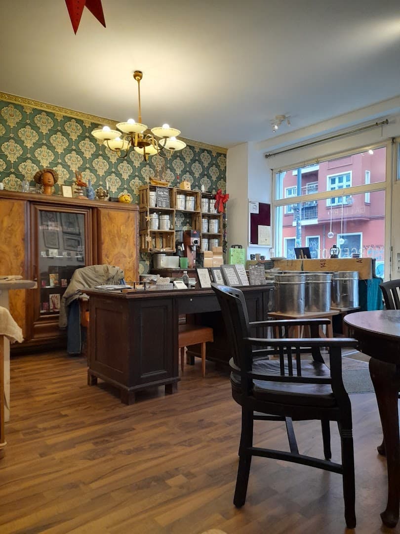 CoffeinCentrale, Kaffee-und Kunsthaus, Rösterei specialty coffee shop in Berlin - photo 8