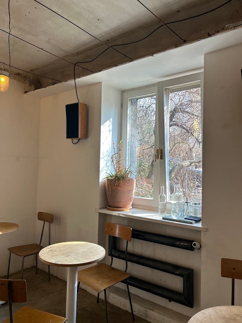 Interior of HAŁAS Coffee+Vinyl, specialty coffee shop in Warsaw