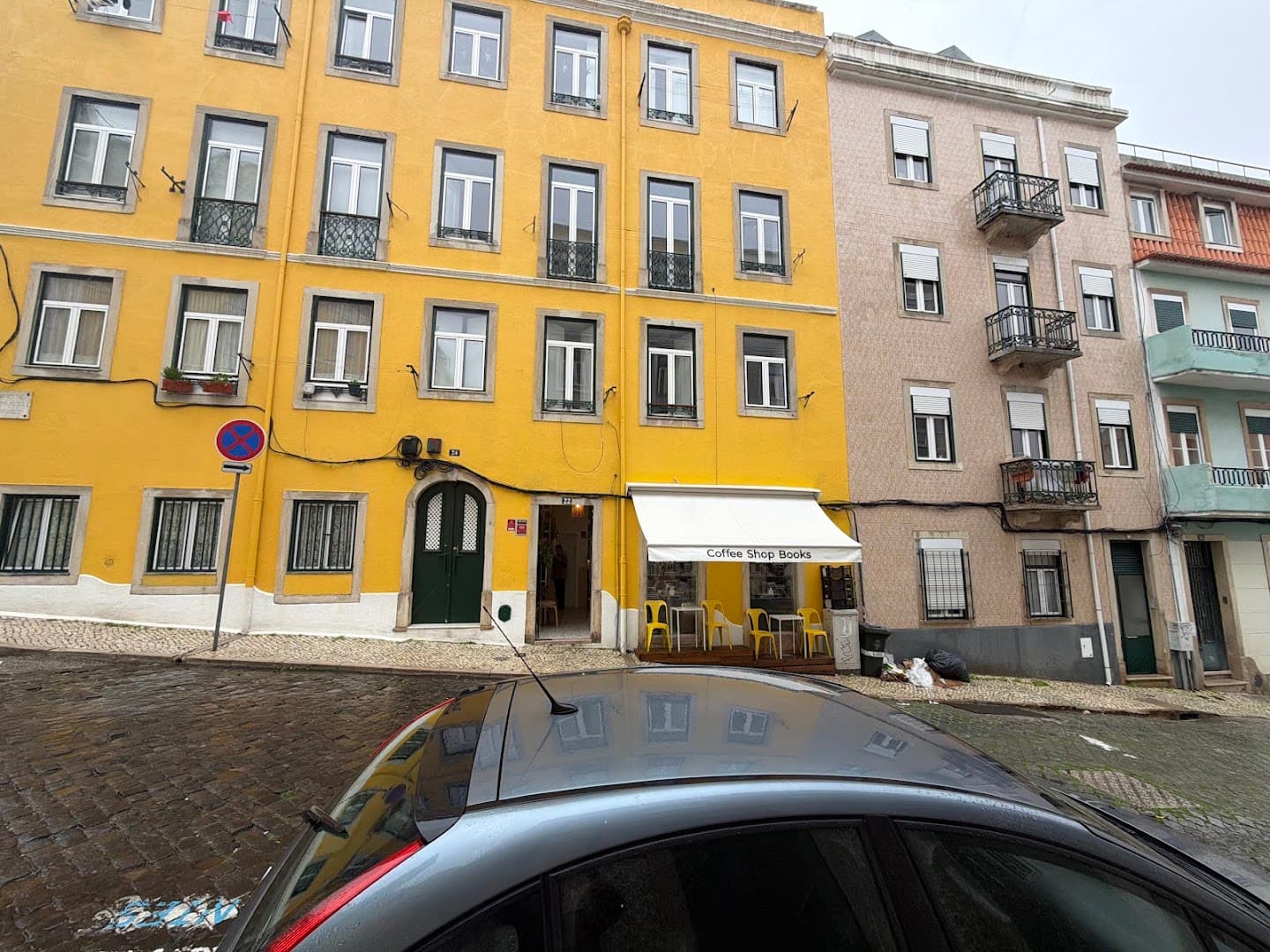 Kiosk Cafe | Specialty Coffee & Books | Brunch - specialty coffee shop in Lisbon