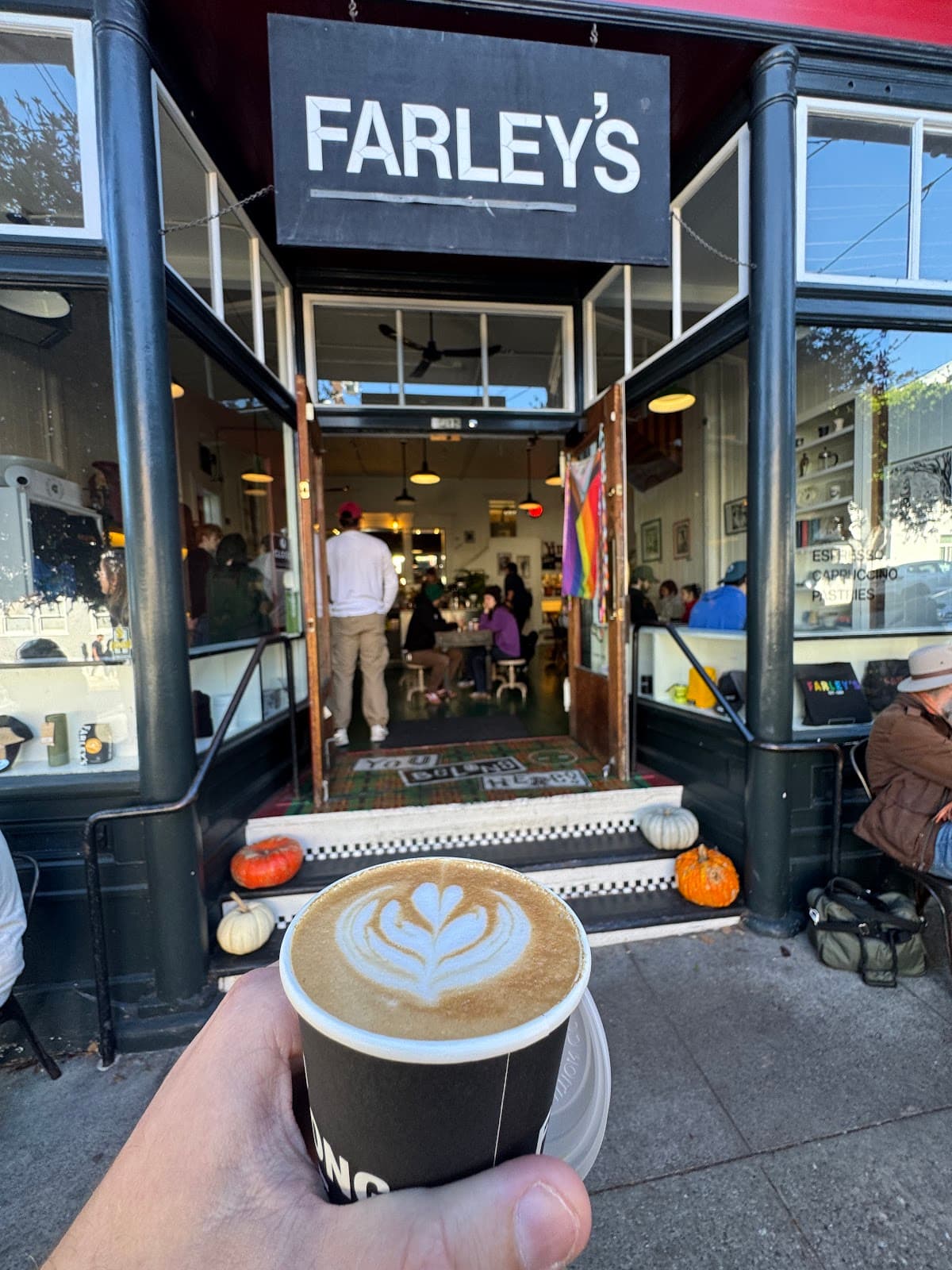 Farley's Coffeehouse specialty coffee shop in San Francisco - photo 4