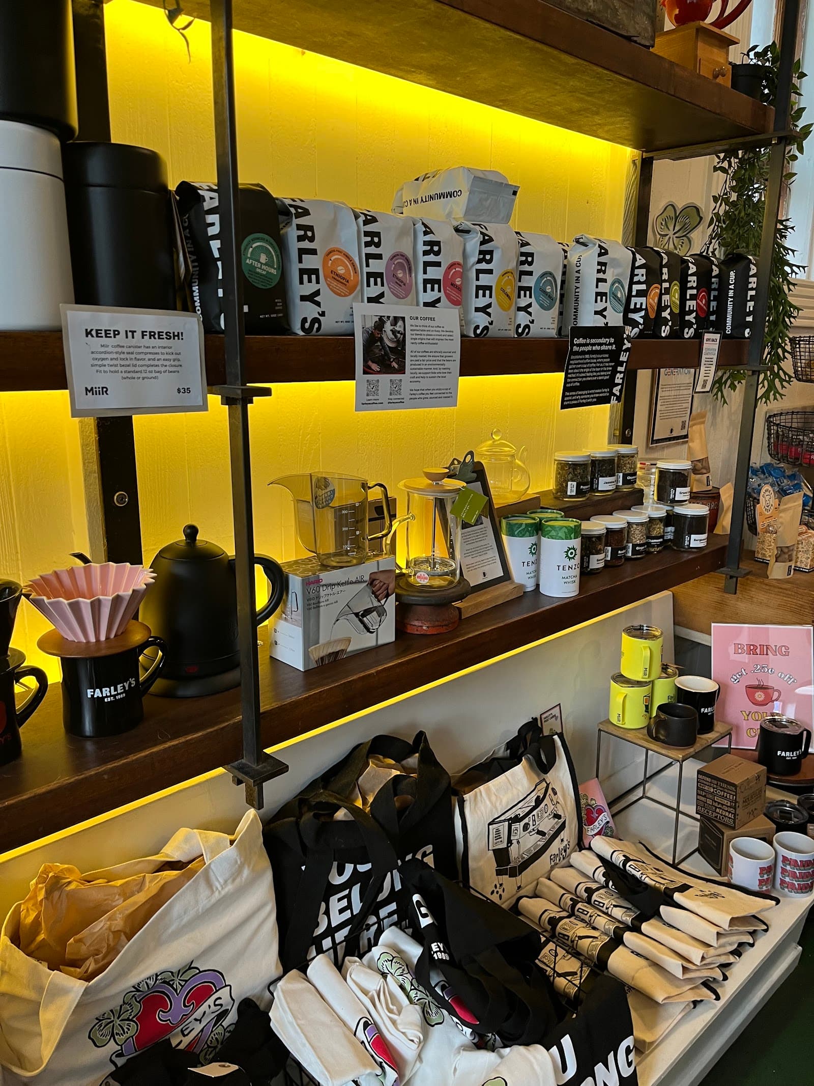 Farley's Coffeehouse specialty coffee shop in San Francisco - photo 10