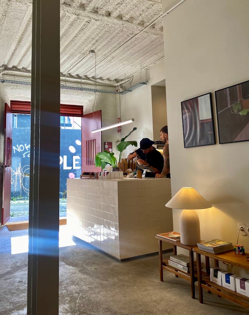 Lugar Nenhum - specialty coffee shop in Lisbon