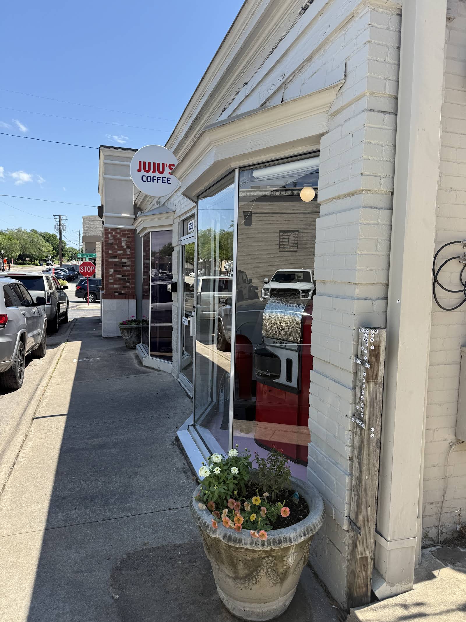 JuJu's Coffee specialty coffee shop in Dallas - photo 8
