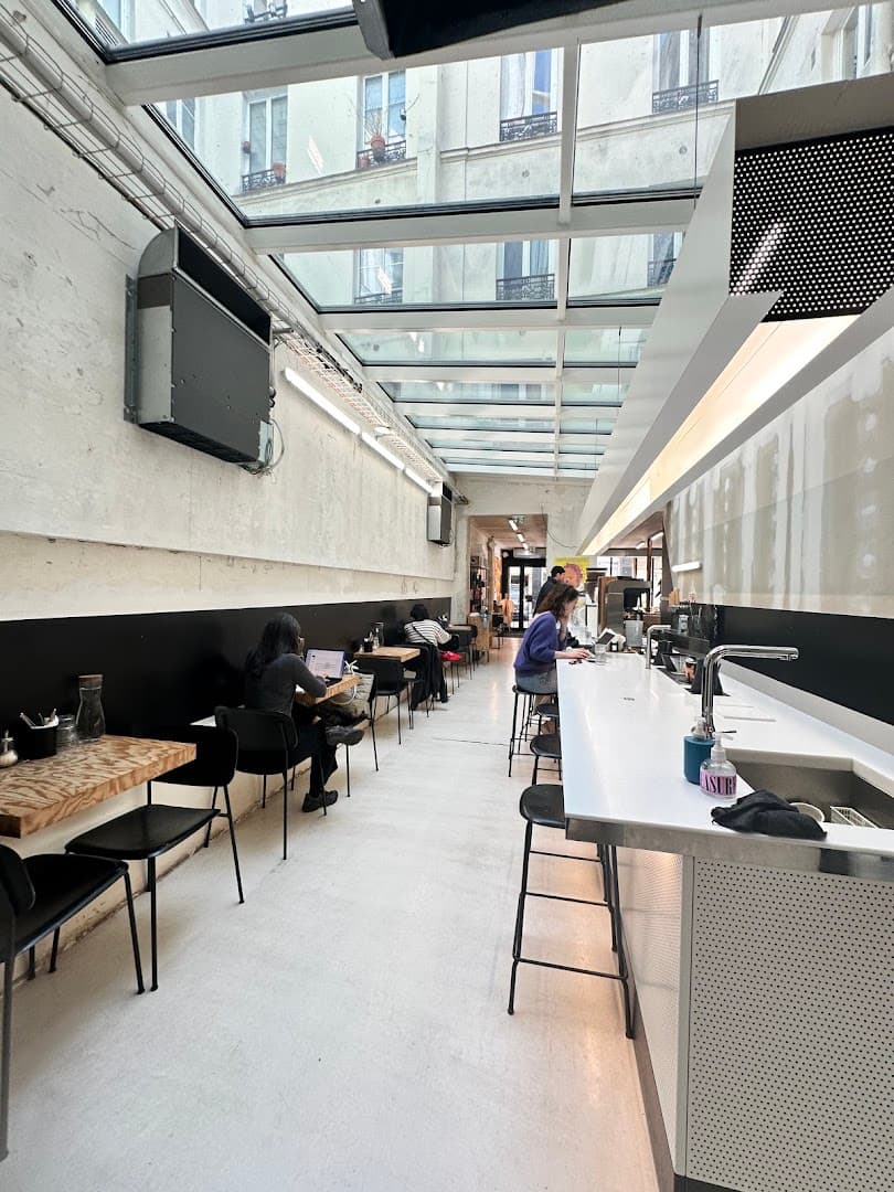 Back in Black — specialty coffee in Paris