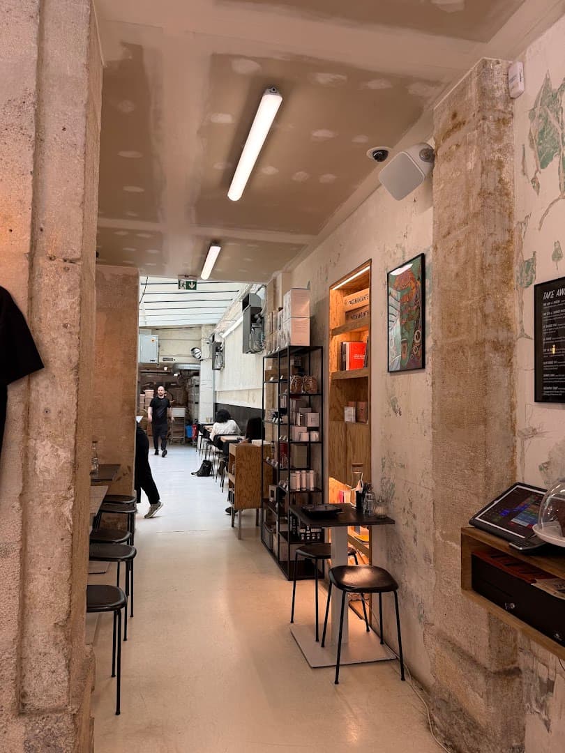 Back in Black - specialty coffee shop in Paris