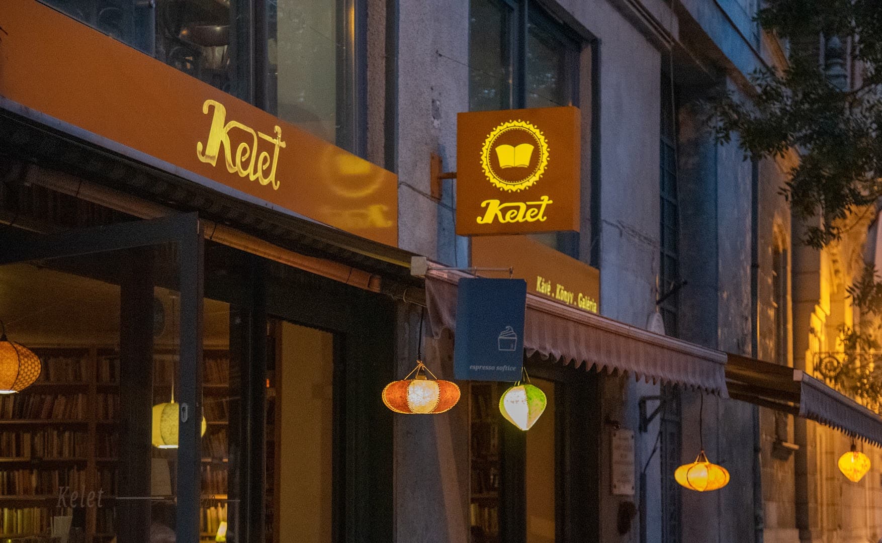 Kelet Kávézó és Galéria - specialty coffee shop in Budapest