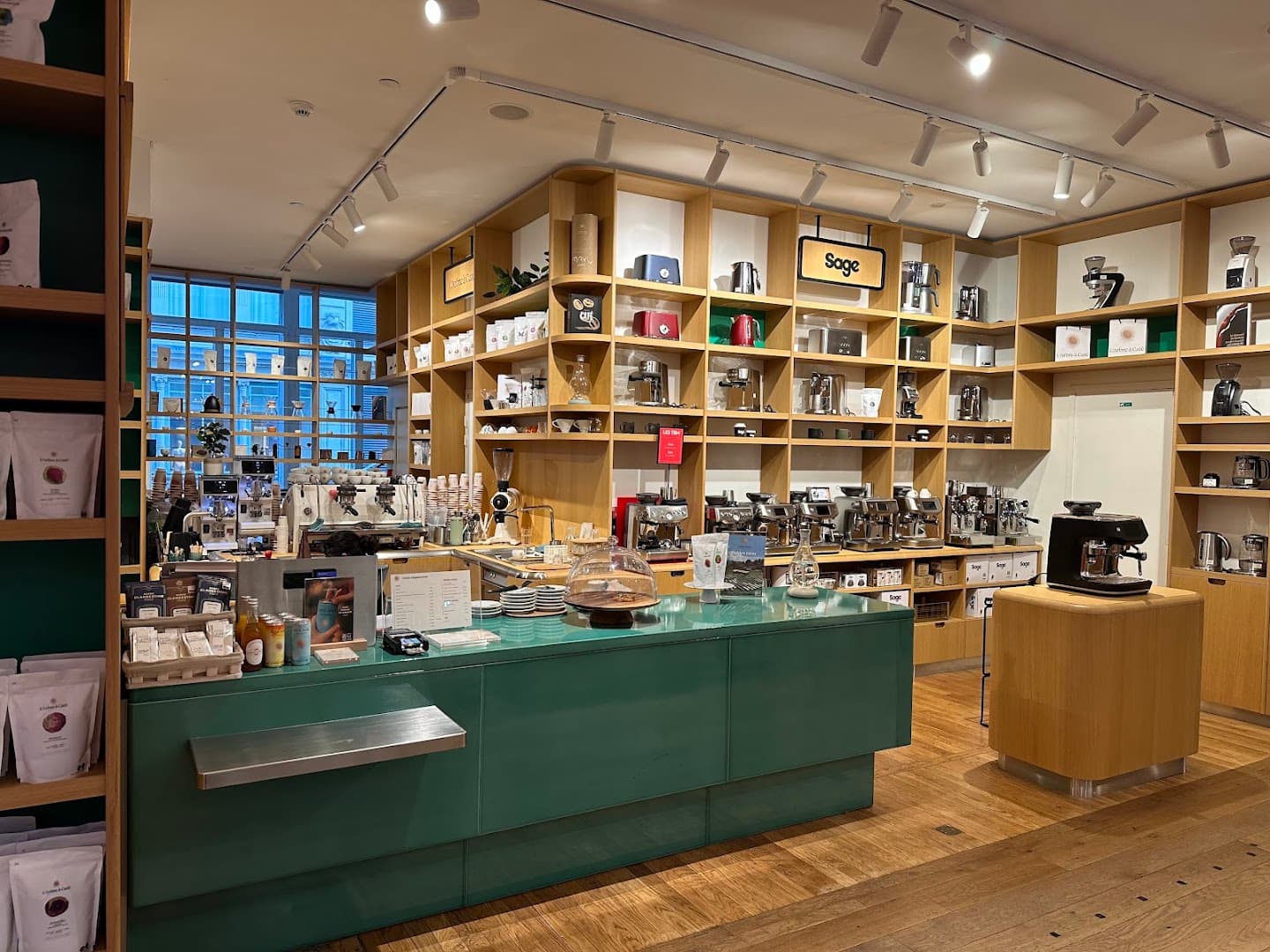 L'Arbre à Café - Le Bon Marché - specialty coffee shop in Paris