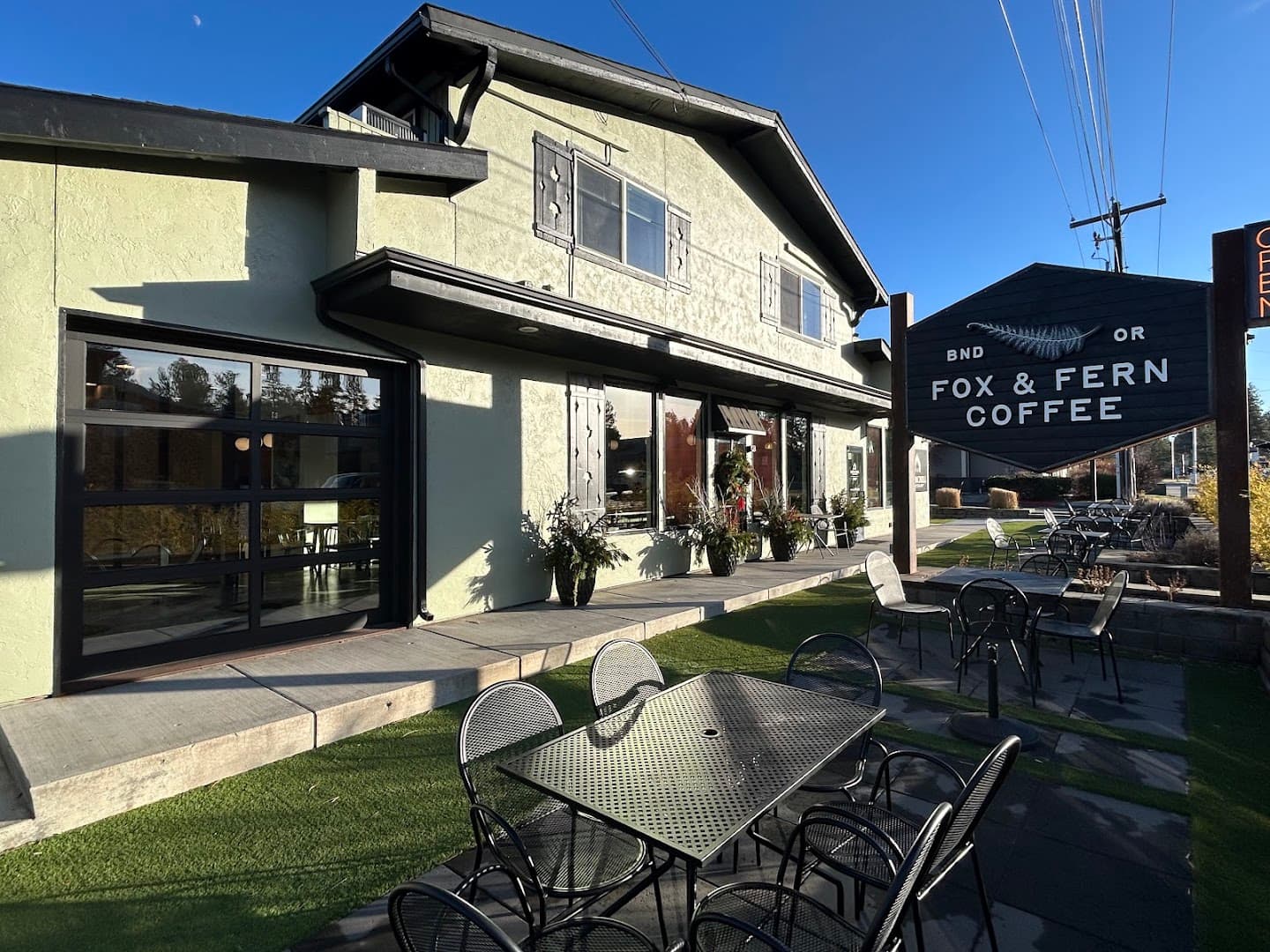 Fox & Fern Coffee - specialty coffee shop in Bend