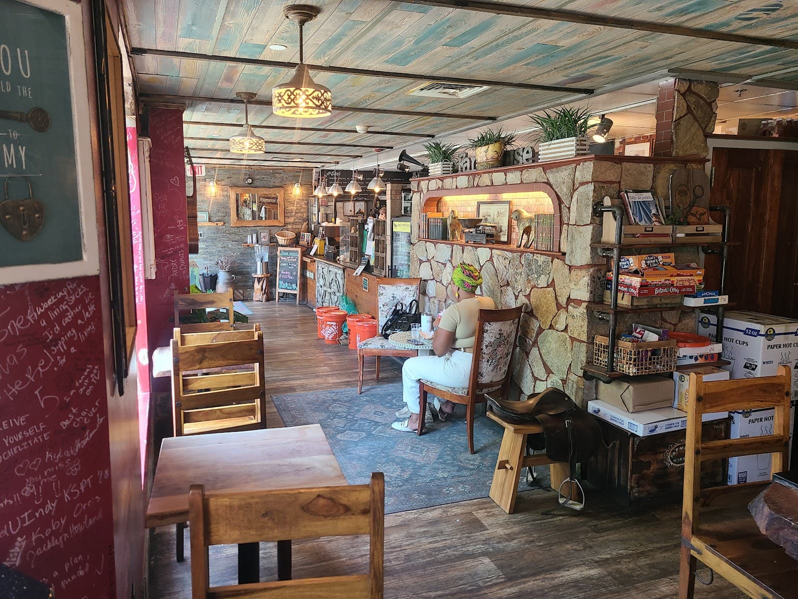 Farmers Horse Coffee - specialty coffee shop in Boston