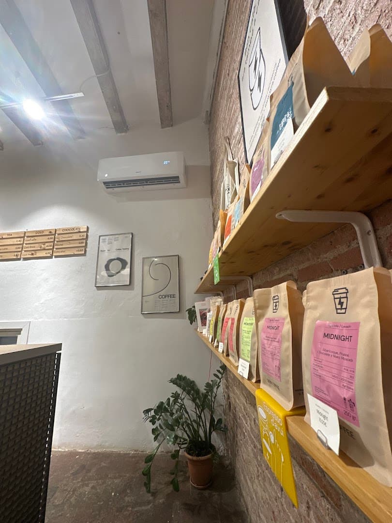 Syra Coffee - Poble Sec specialty coffee shop in Barcelona - photo 6