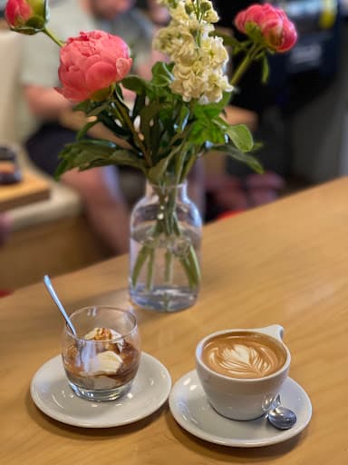 Beanberry Coffee Company specialty coffee shop in London - photo 10