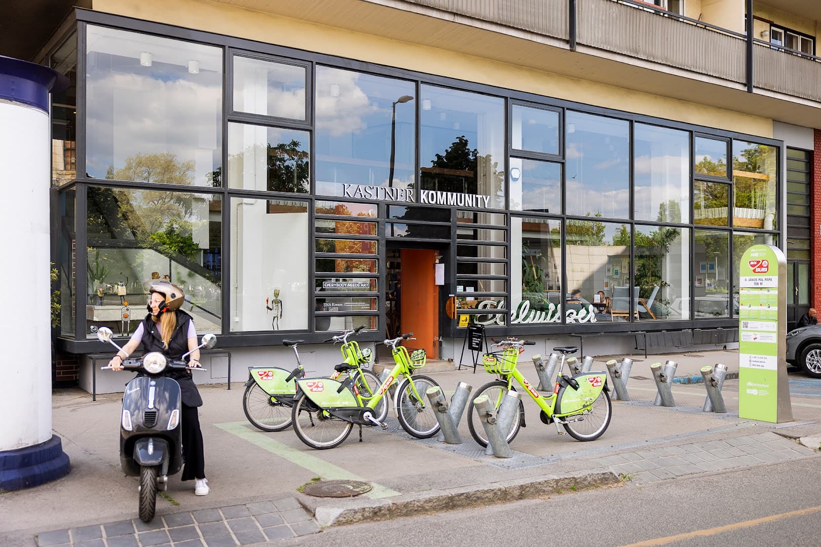 Kastner Kommunity specialty coffee shop in Budapest - photo 9