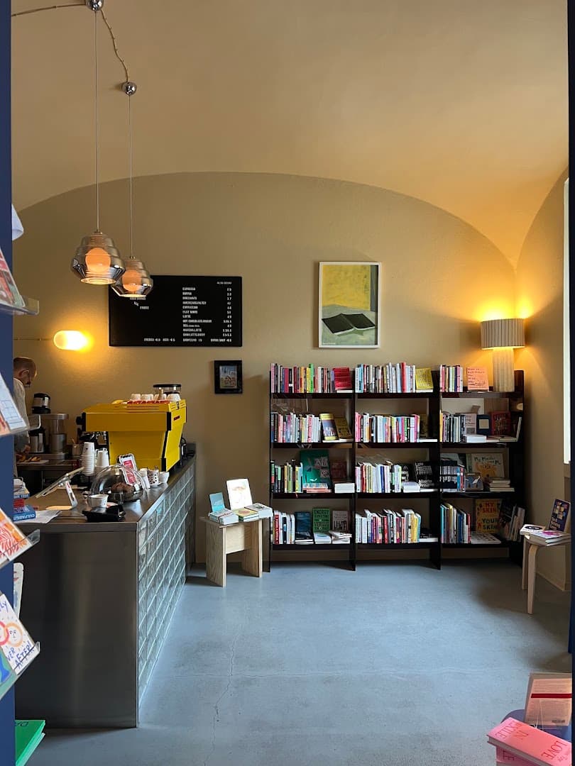 Hafi Books + Coffee - specialty coffee shop in Vienna