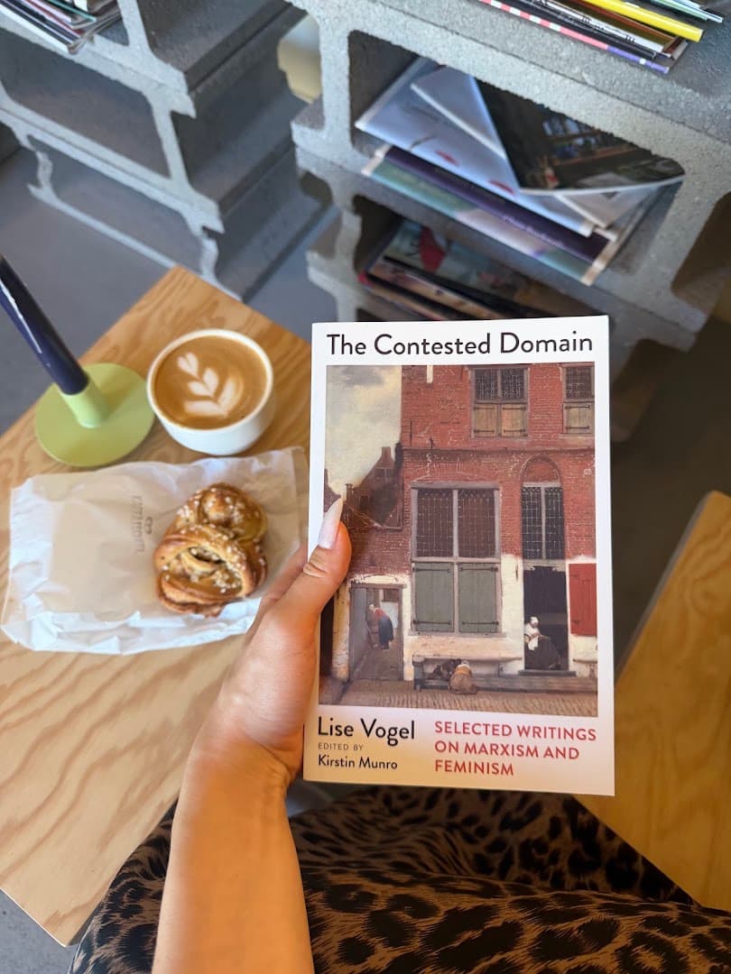 Hafi Books + Coffee - specialty coffee shop in Vienna
