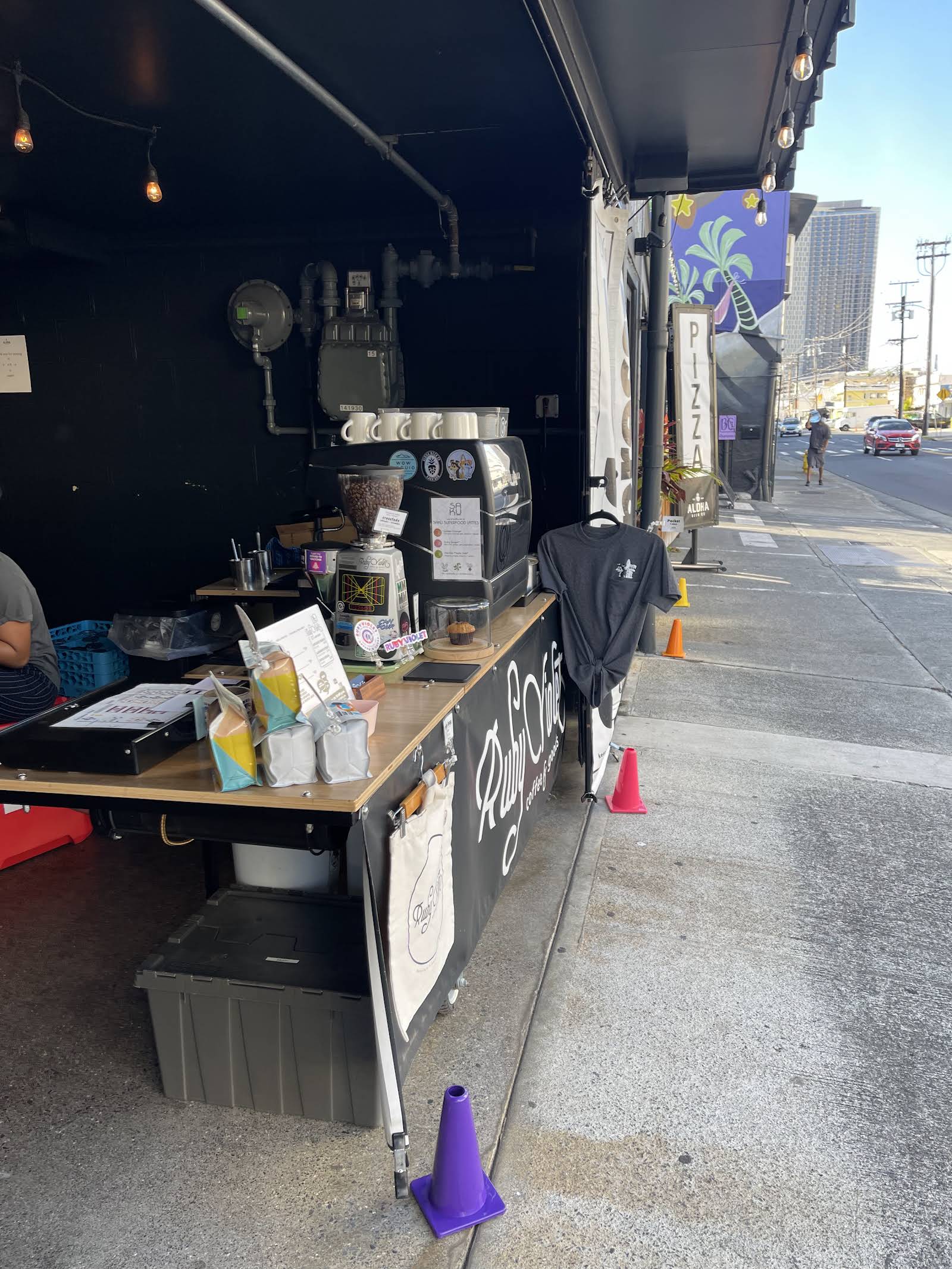 RUBYVIOLET COFFEE - specialty coffee shop in Honolulu