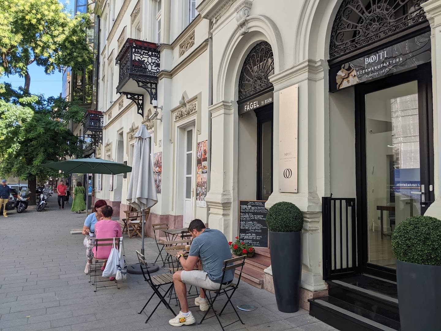 Fågel by Artizán - specialty coffee shop in Budapest