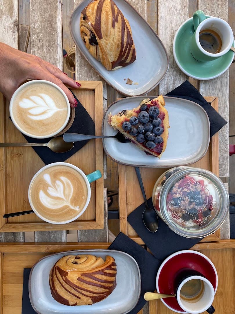 Coffee at Bgood, specialty coffee shop in Milan