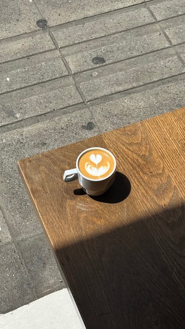 A tot - specialty coffee shop in Syntagma