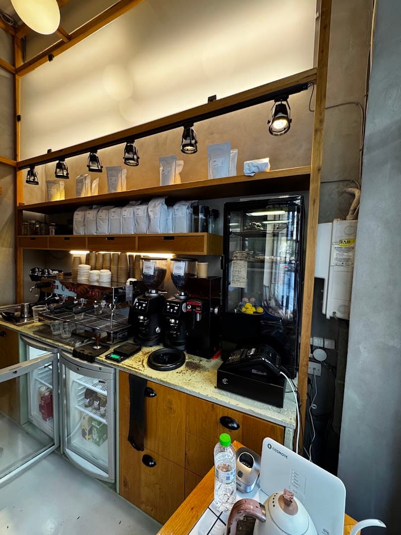 A tot - specialty coffee shop in Syntagma