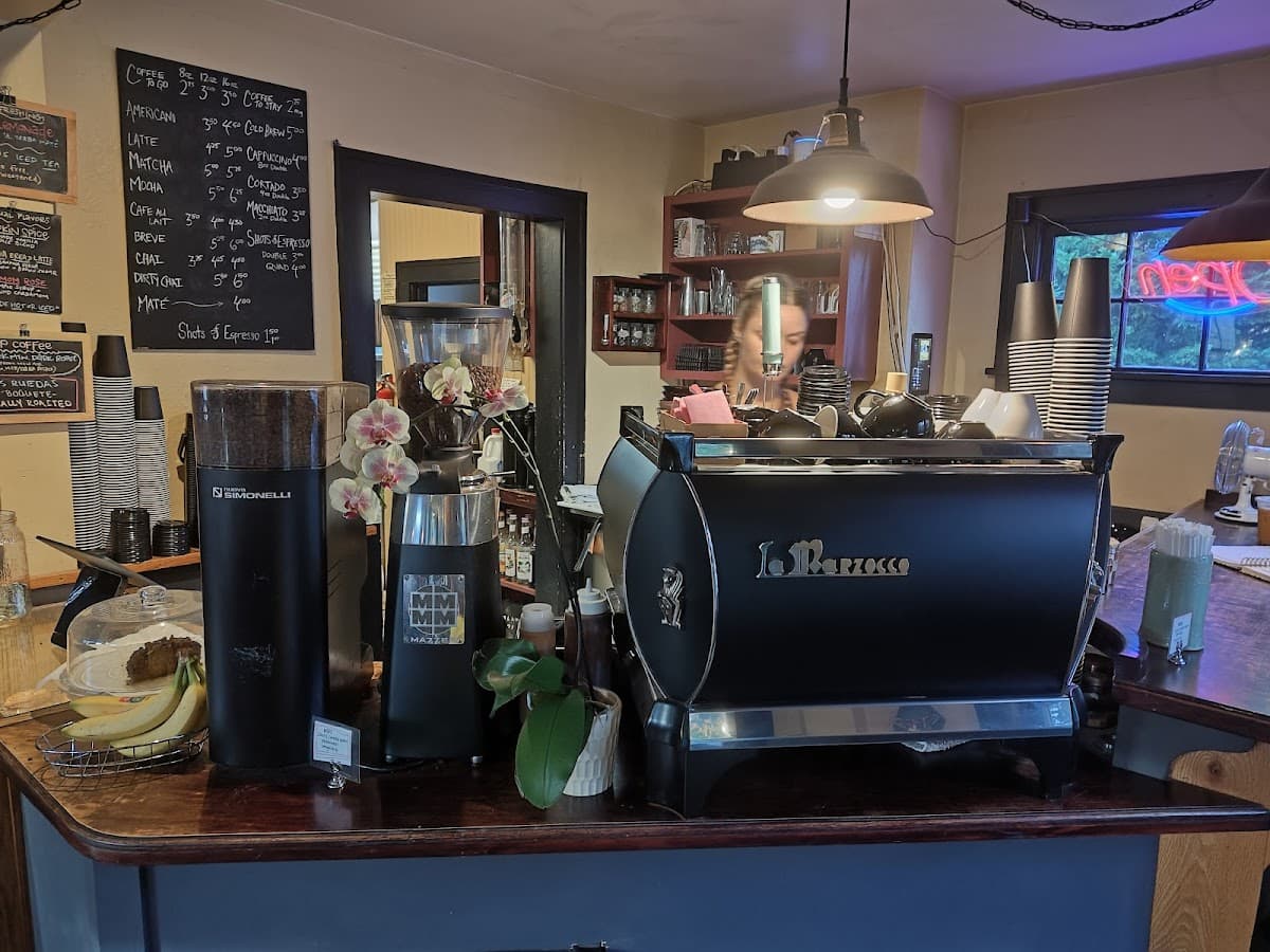 Izzy's Coffee House - specialty coffee shop in Bear Creek