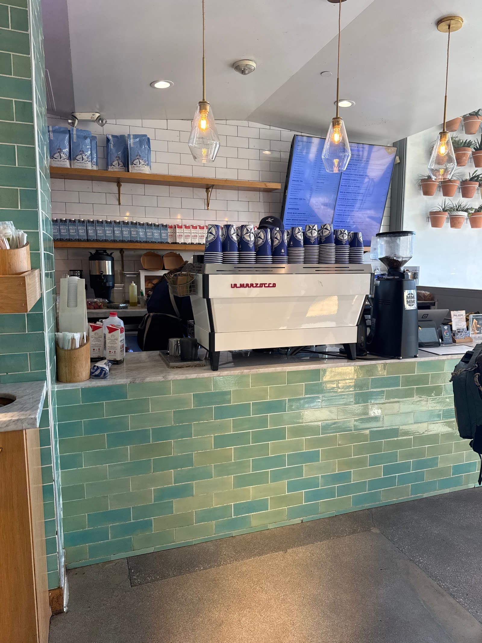 Bluestone Lane Santa Monica Coffee Shop specialty coffee shop in Los Angeles - photo 6