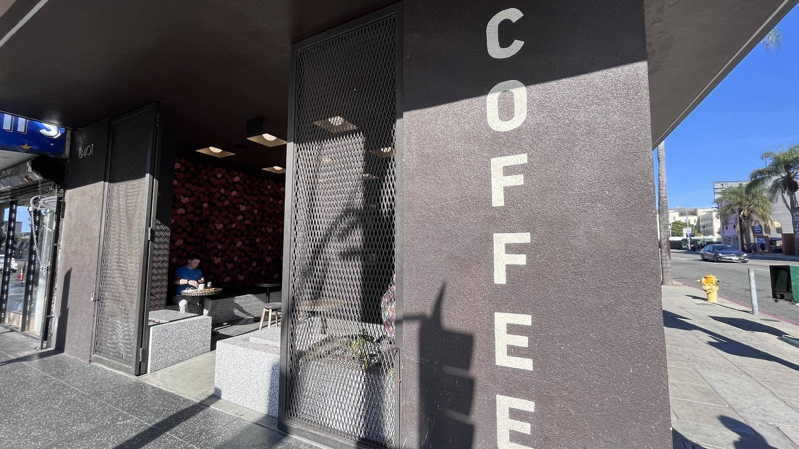 Intelligentsia Coffee Hollywood Coffeebar specialty coffee shop in Los Angeles - photo 11