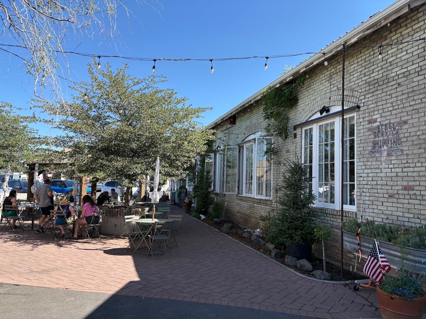 Café des Chutes specialty coffee shop in Bend - photo 6