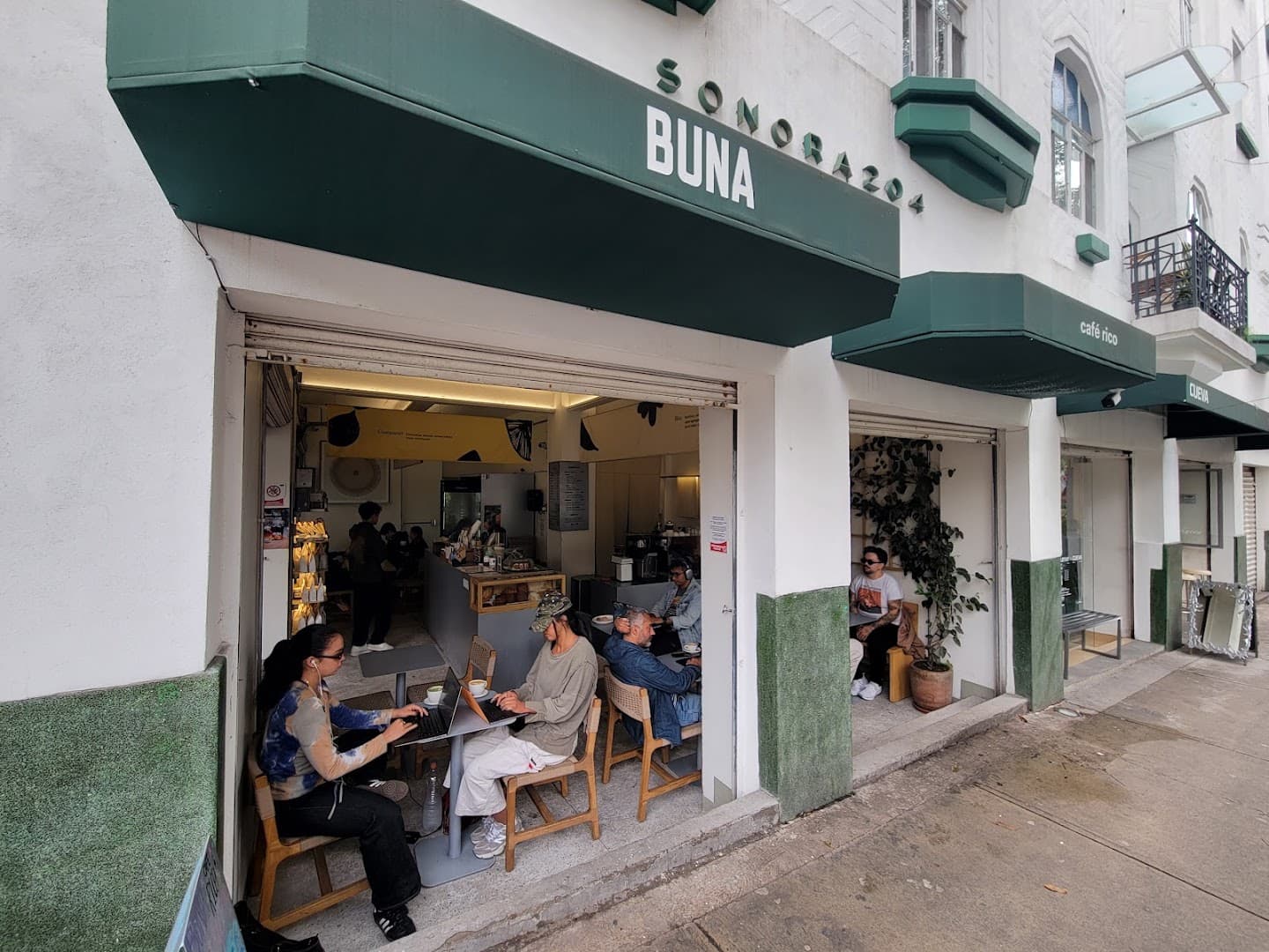 Storefront of BUNA Condesa, specialty coffee shop in Mexico City