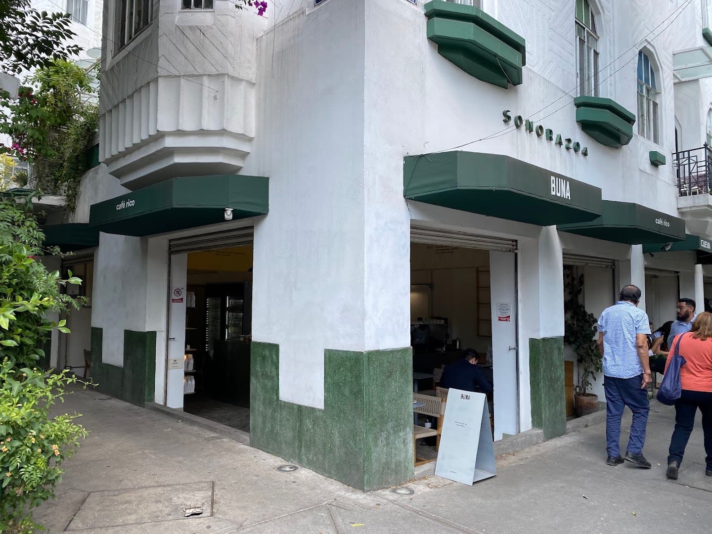 Storefront of BUNA Condesa, specialty coffee shop in Mexico City