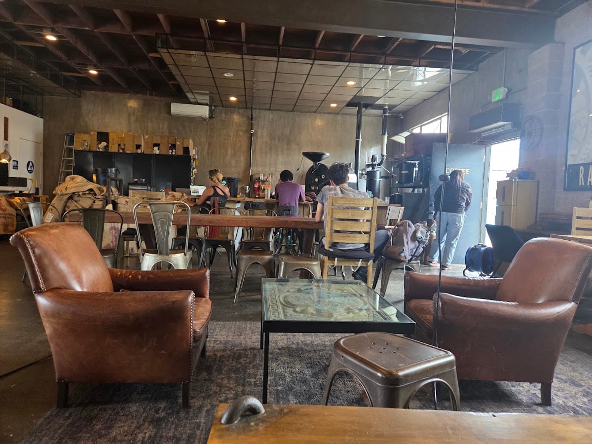 Smoky Hollow Roasters specialty coffee shop in Los Angeles - photo 5