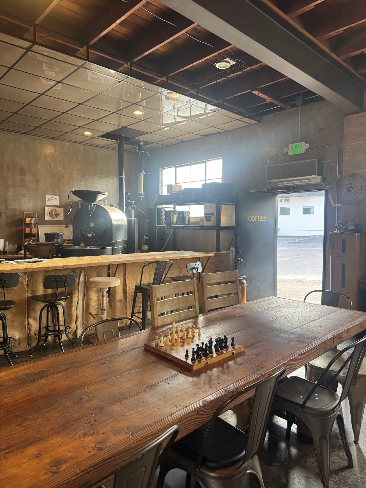 Smoky Hollow Roasters specialty coffee shop in Los Angeles - photo 6