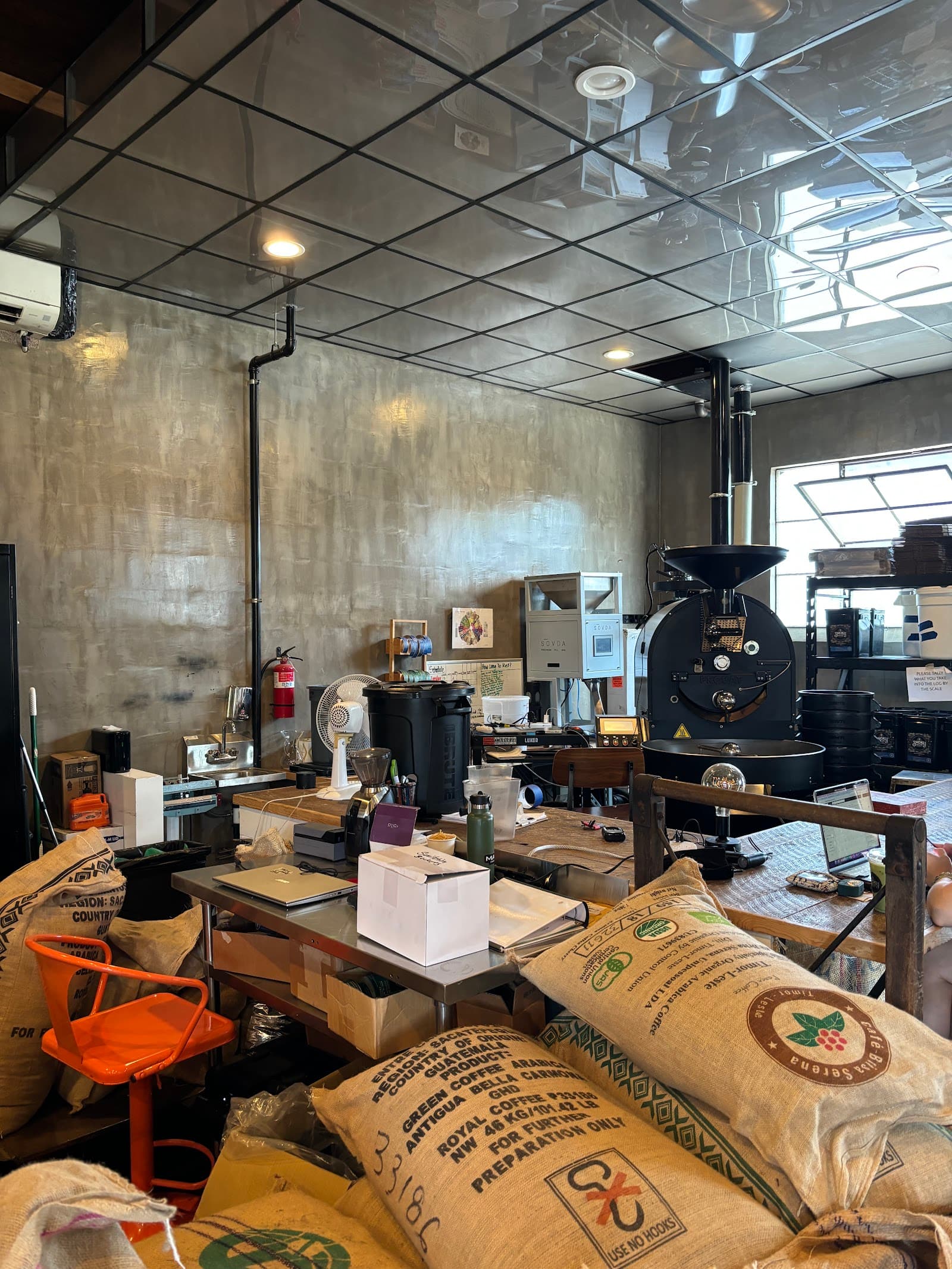 Smoky Hollow Roasters specialty coffee shop in Los Angeles - photo 10