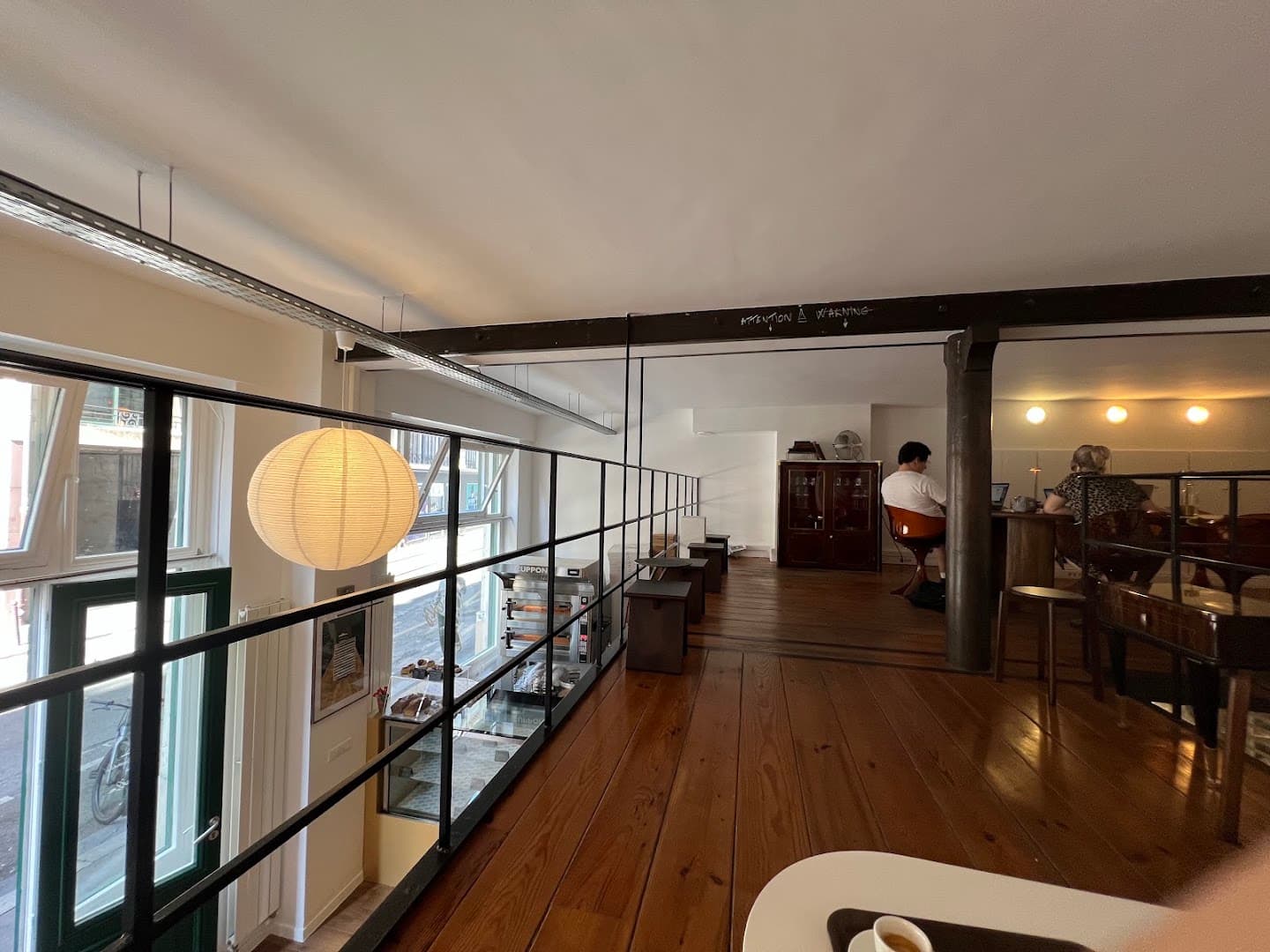 Yeüz slice & coffee - specialty coffee shop in Paris