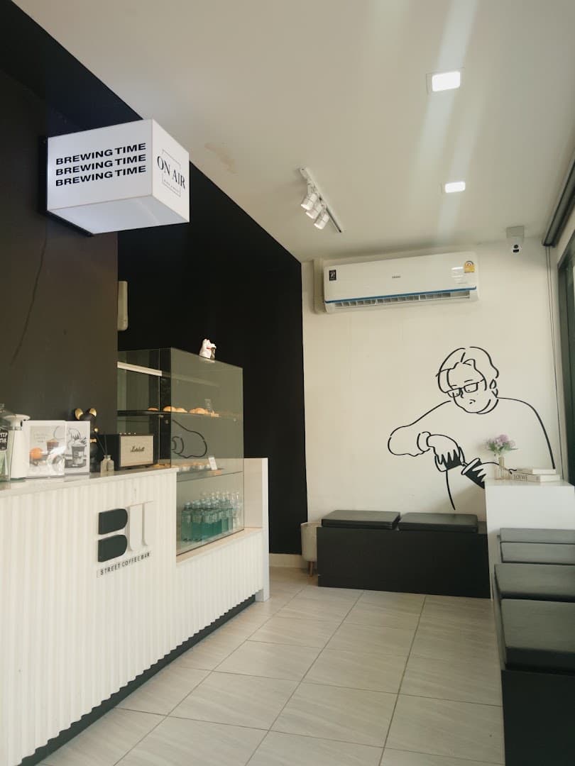 Black&White Street Coffee Bar - specialty coffee shop in Bangkok