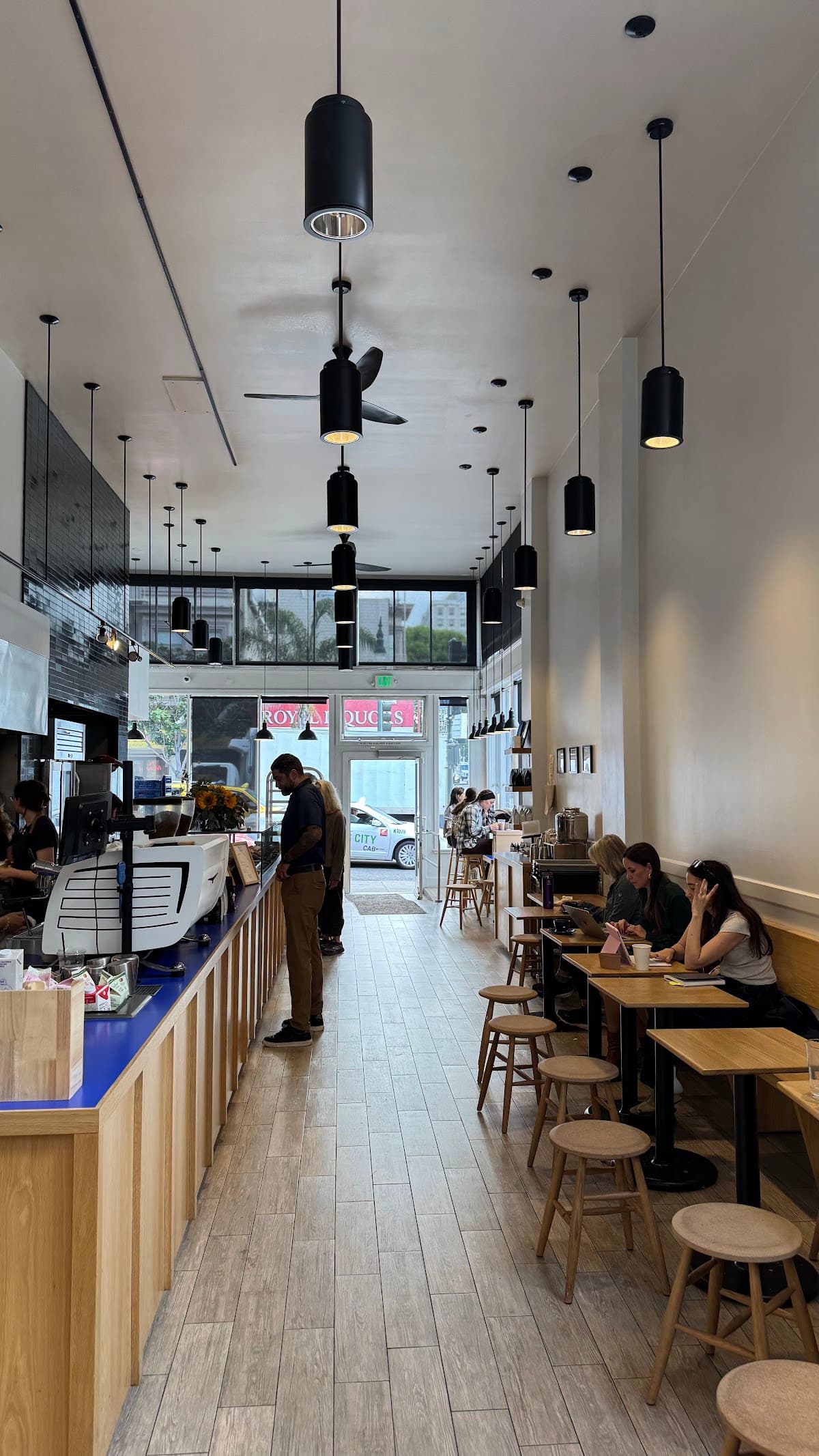 Juniper - specialty coffee shop in Polk Gulch