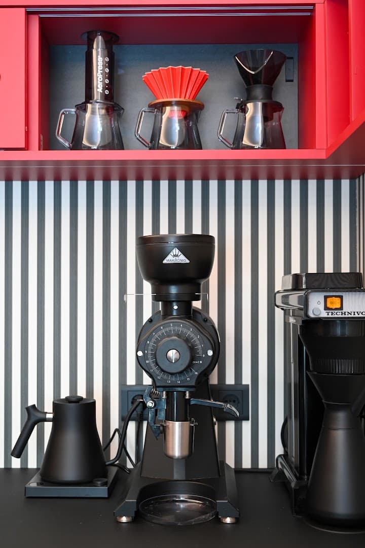 Black Hat Coffee - Specialty Espresso Bar Berlin specialty coffee shop in Berlin - photo 8