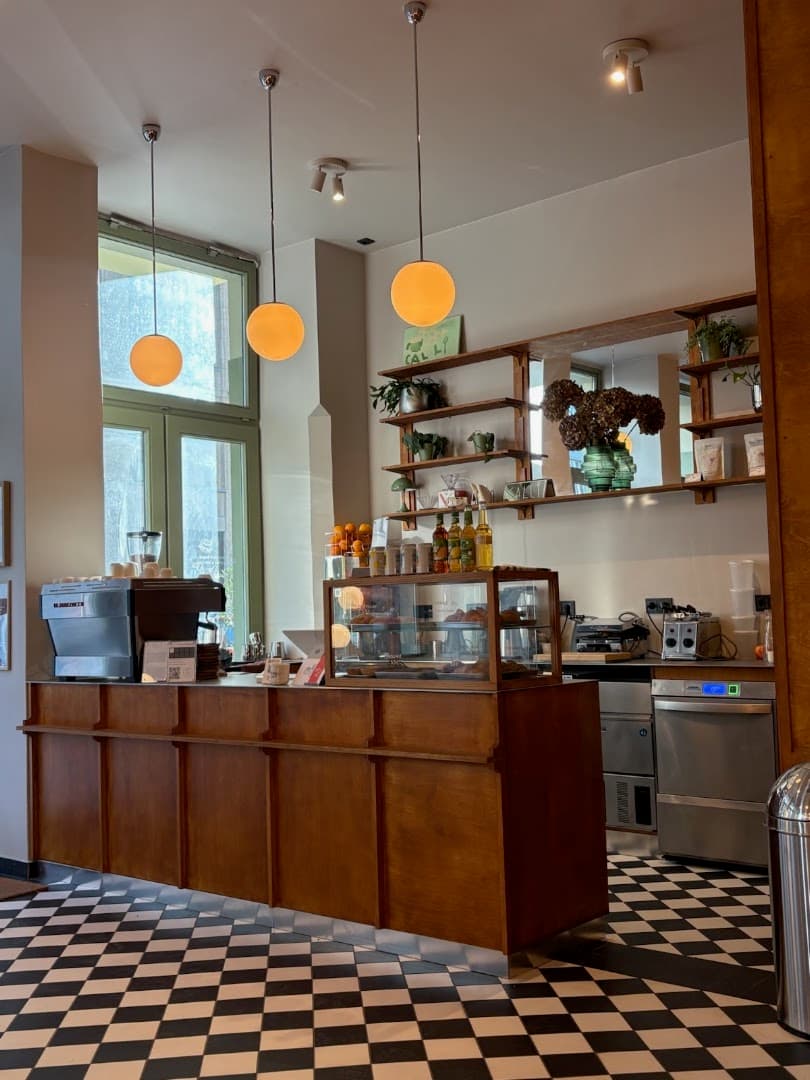 Calli. the coffee club specialty coffee shop in Berlin - photo 3