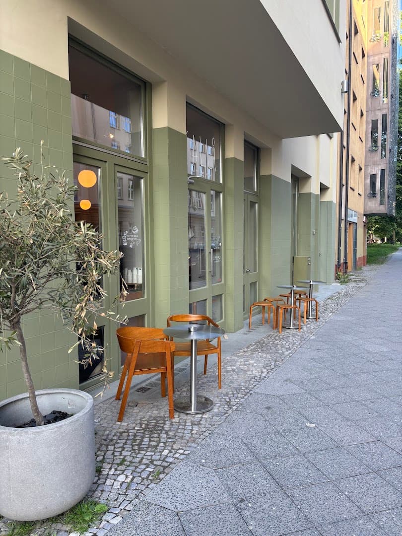Calli. the coffee club specialty coffee shop in Berlin - photo 7