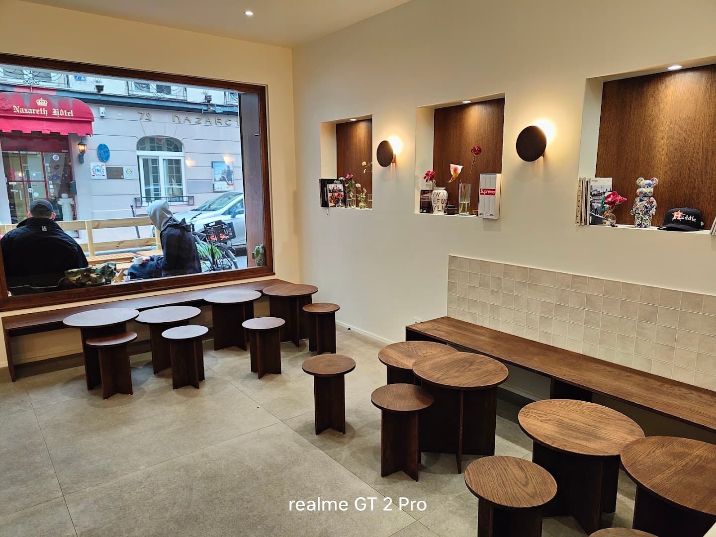 Huddle Coffee - specialty coffee shop in Paris