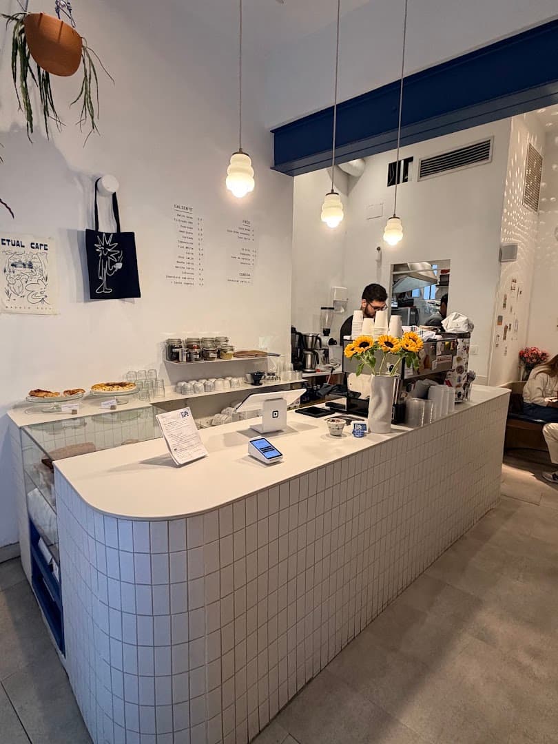Etual Café — specialty coffee in Madrid
