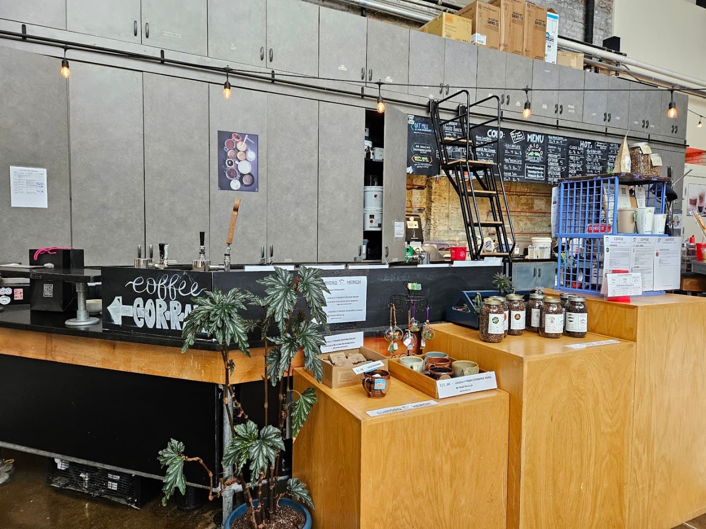 Interior of Curioso Coffee Bar: Uptown, specialty coffee shop in Minneapolis