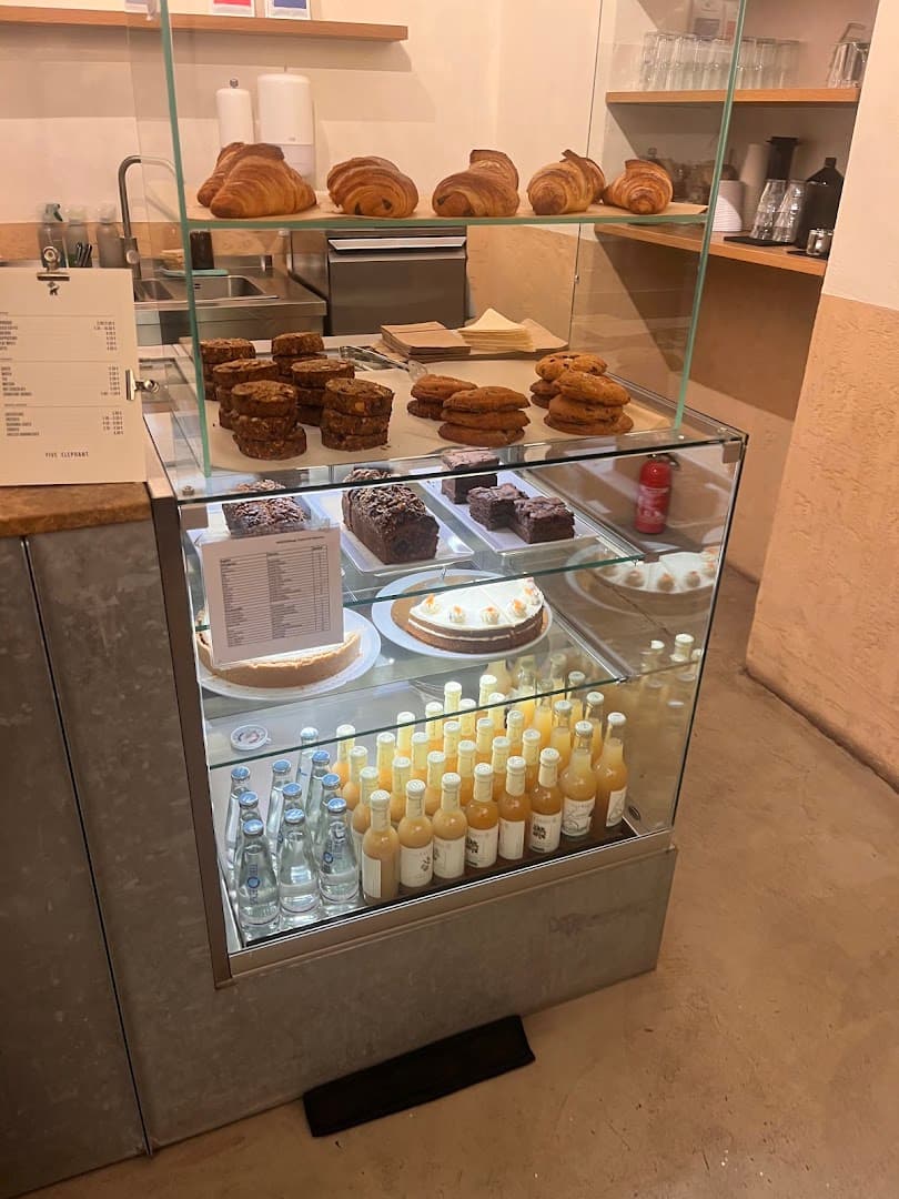Five Elephant Kollwitz - specialty coffee shop in Bezirk Pankow