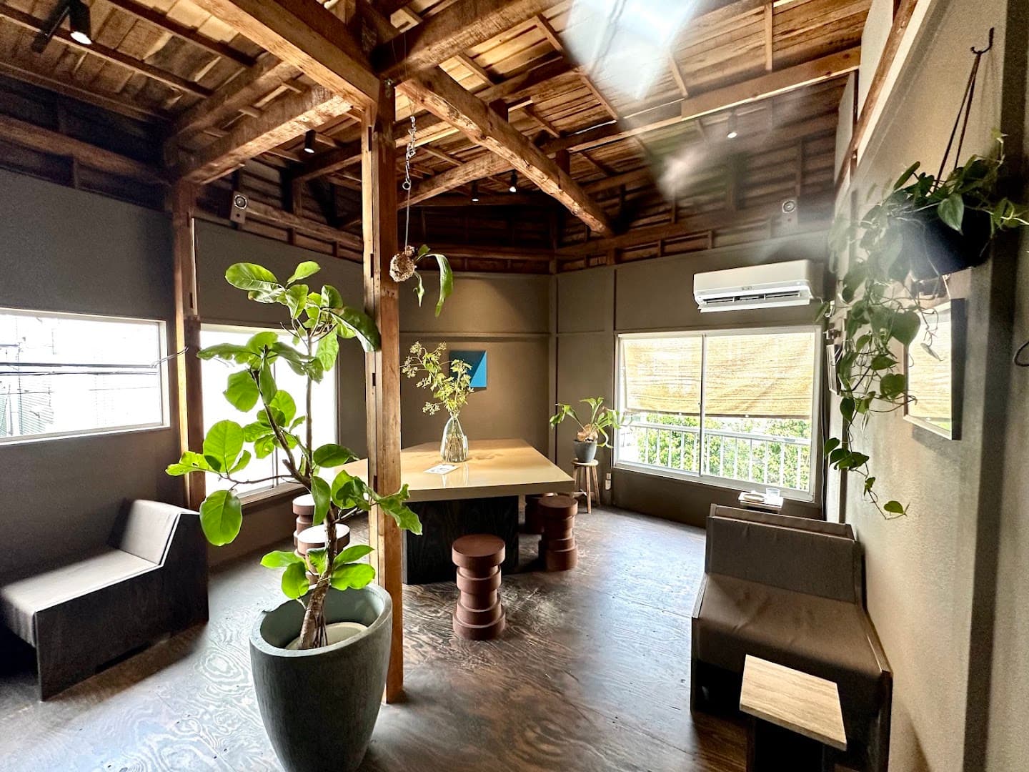 Light Up Coffee (Shimokitazawa) - specialty coffee shop in Tokyo