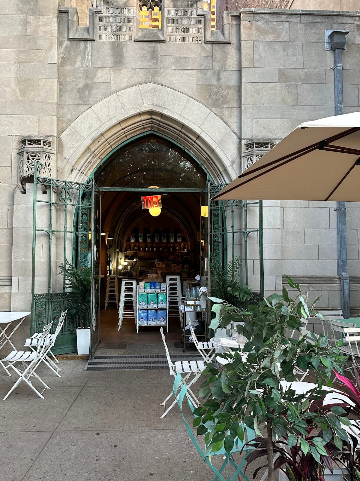 Bluestone Lane Upper East Side Café specialty coffee shop in New York - photo 5