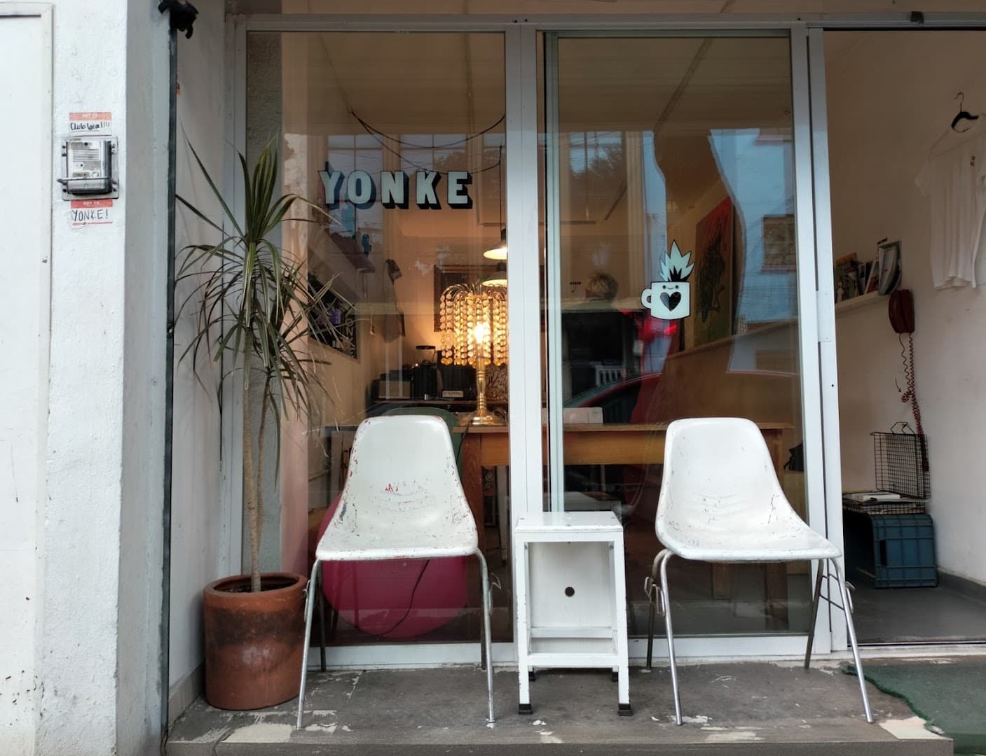 Storefront of Yonke, specialty coffee shop in Mexico City
