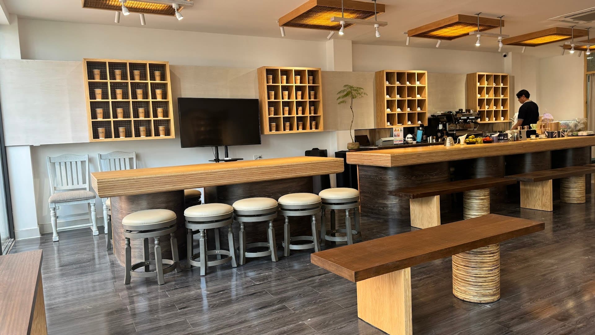 VIETNAM COFFEE EXPERIENCE by Là Việt Coffee - specialty coffee shop in Ho Chi Minh City