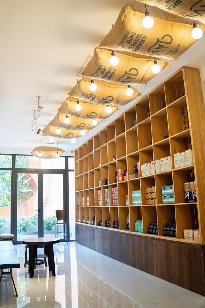 VIETNAM COFFEE EXPERIENCE by Là Việt Coffee - specialty coffee shop in Ho Chi Minh City