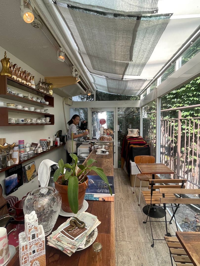 Mocha Coffee - specialty coffee shop in Tokyo