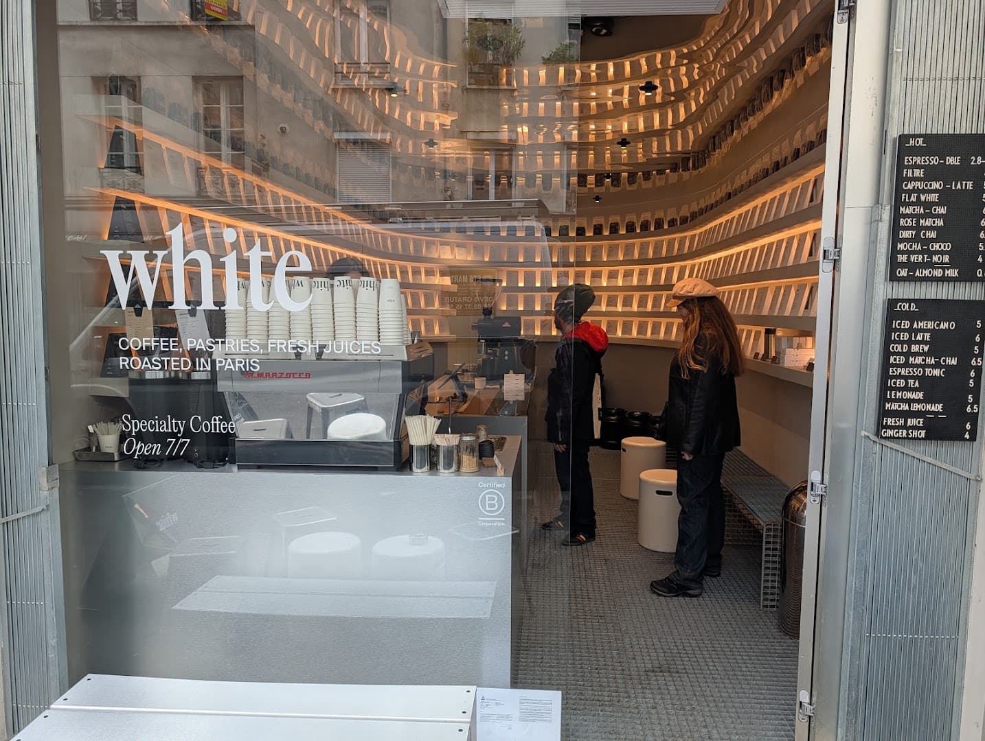 WHITE Coffee - Paris 10 - specialty coffee shop in Paris