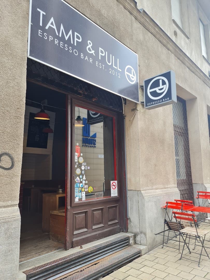 Tamp & Pull Espresso Bar - specialty coffee shop in IX. kerület